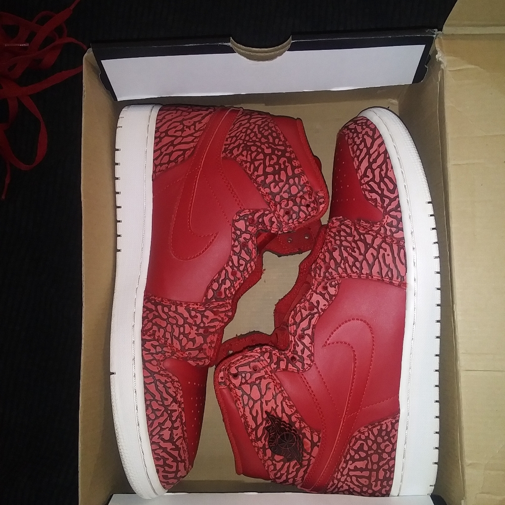 Retro Jordan 1 mid UN-SUPREME